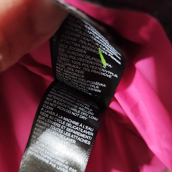 The North Face Pink Puffer Jacket - Picture 10 of 13